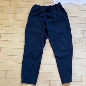 Lululemon black stretch 7/8 length pant